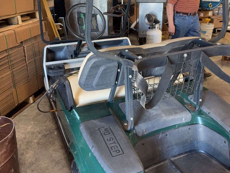 club-car-electric-50-golf-cart,-batteries-3-years-old,-batteries-will-not-charge-image-3