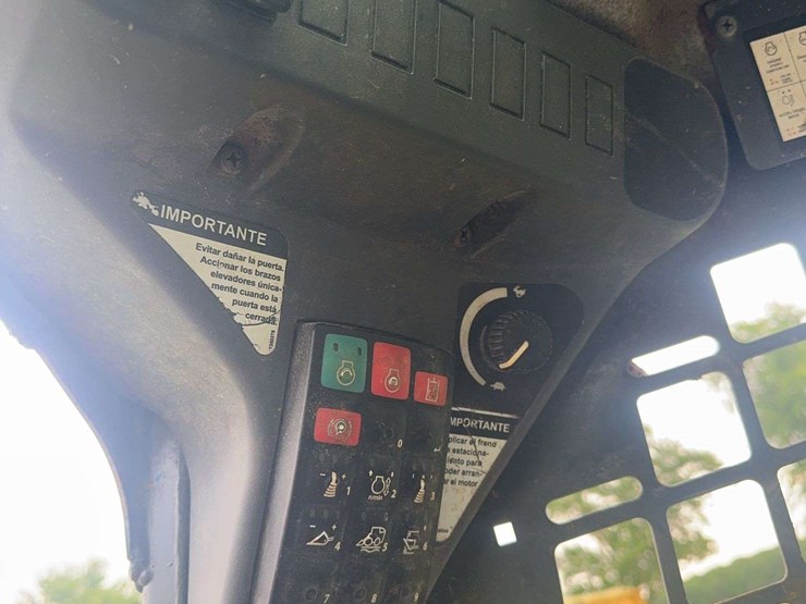 deere-318g-image-24
