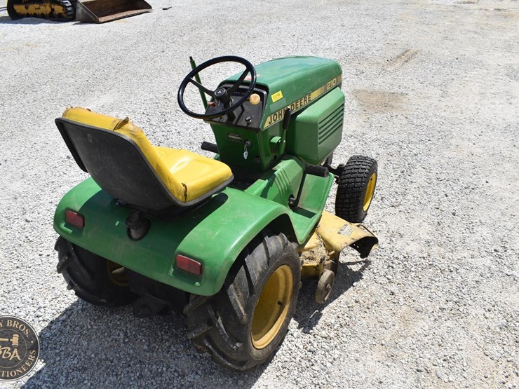 john-deere-210-image-7
