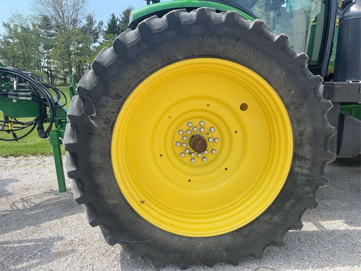 2013-john-deere-8285r-image-38