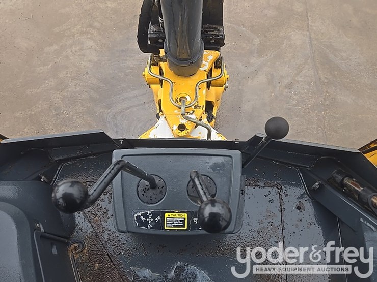 2014-deere-310k-ep-image-46
