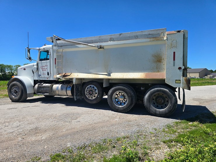 2017-peterbilt-365-image-8