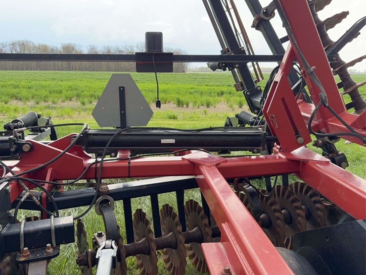 case-ih-330-image-10