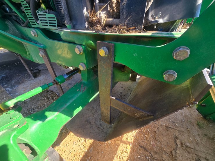 2010-john-deere-6115d-image-63