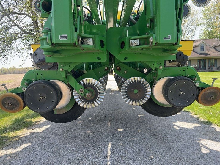 2019-john-deere-1795-image-37