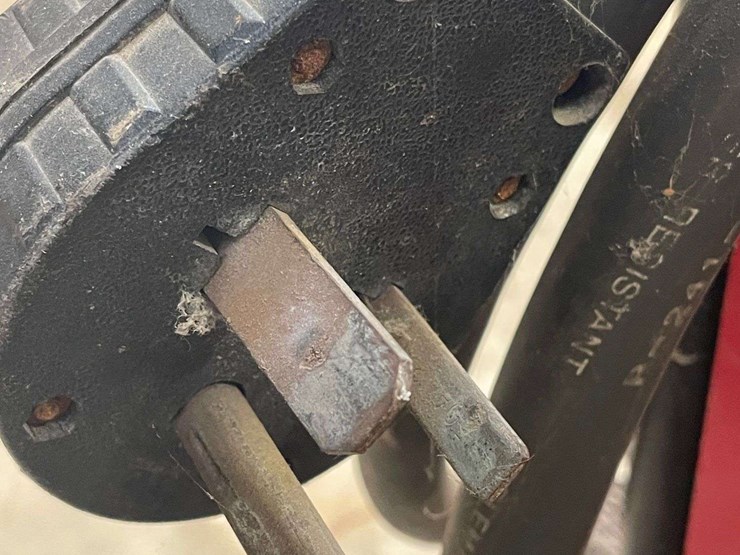 lincoln-electric-idealarc-250-ac/dc-welder-image-11