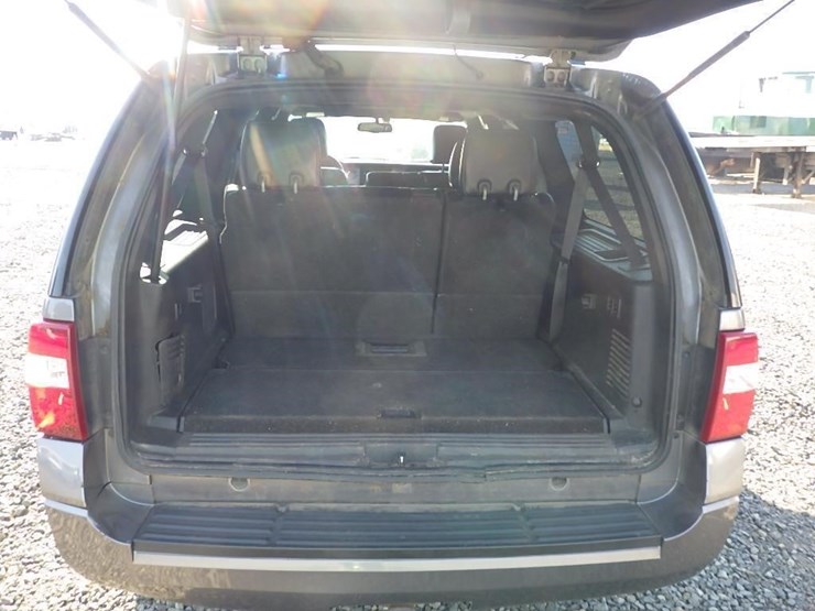 2010-ford-expedition-image-11