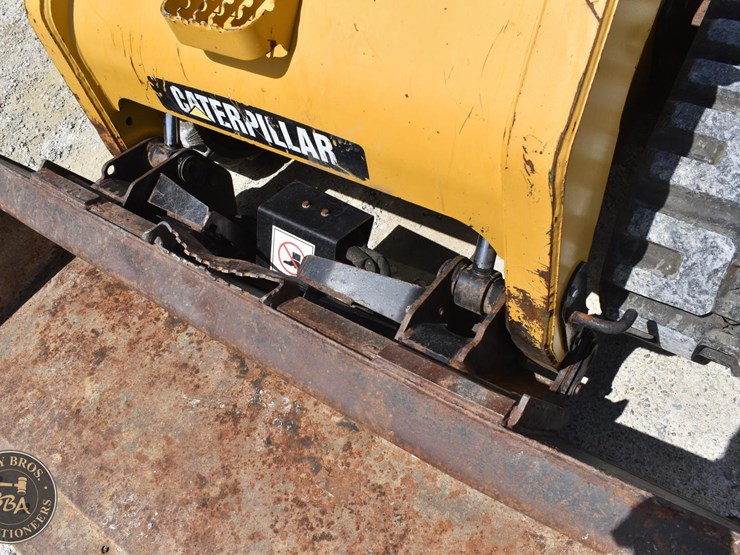 2009-caterpillar-279c-image-22