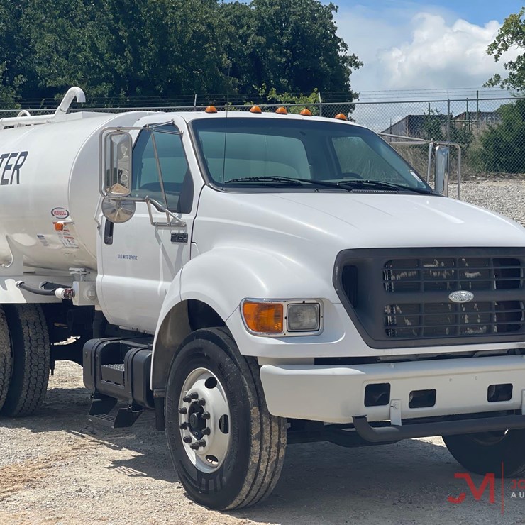 2001 FORD F750