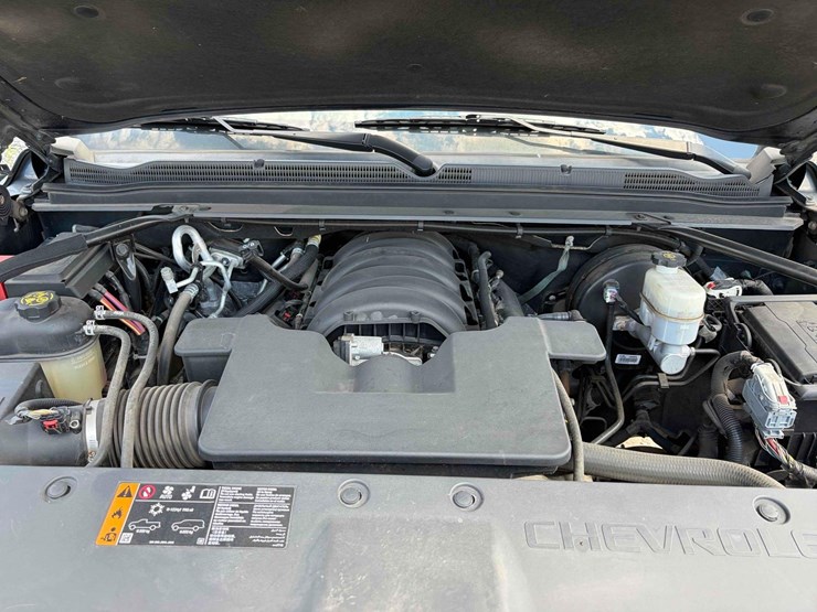 2019-chevrolet-suburban-image-11
