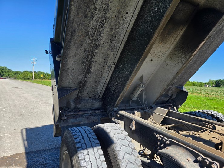 2018-western-star-4700-image-68