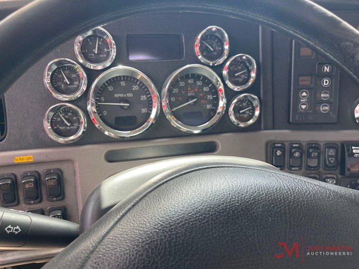 2016-peterbilt-365-image-20