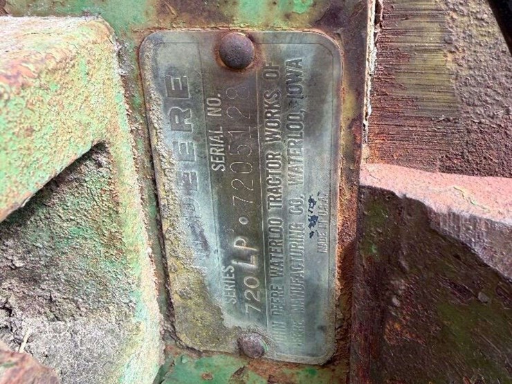 1957-john-deere-720-image-5