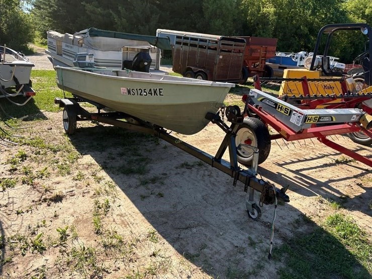 14'-aluminum-fishing-boat.-image-1