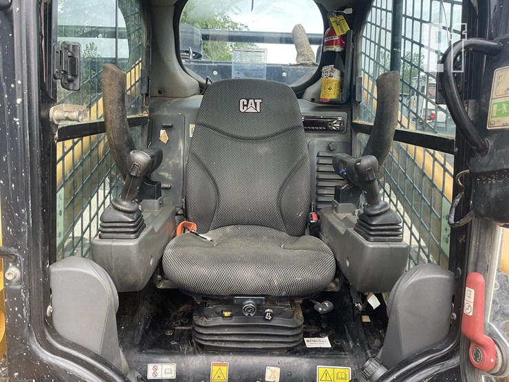 2021-caterpillar-299d3-xe-image-14