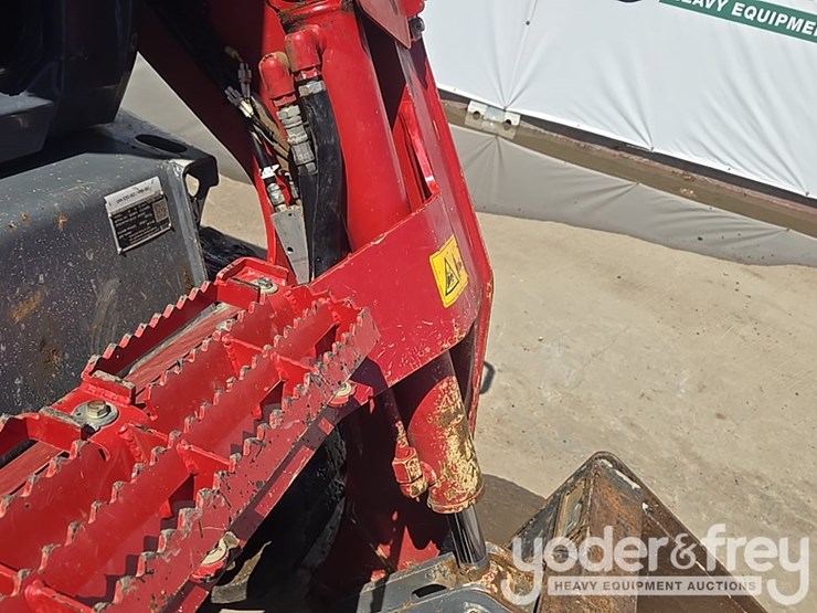 2022-takeuchi-tl12v2-image-23