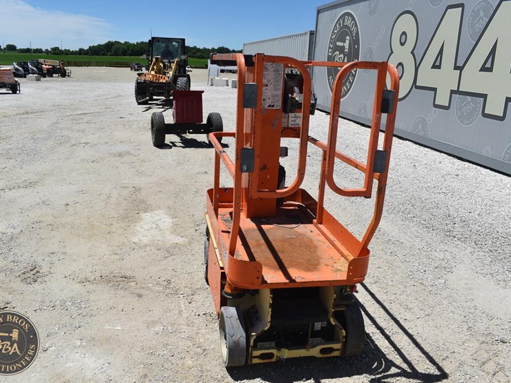 jlg-1230es-image-3