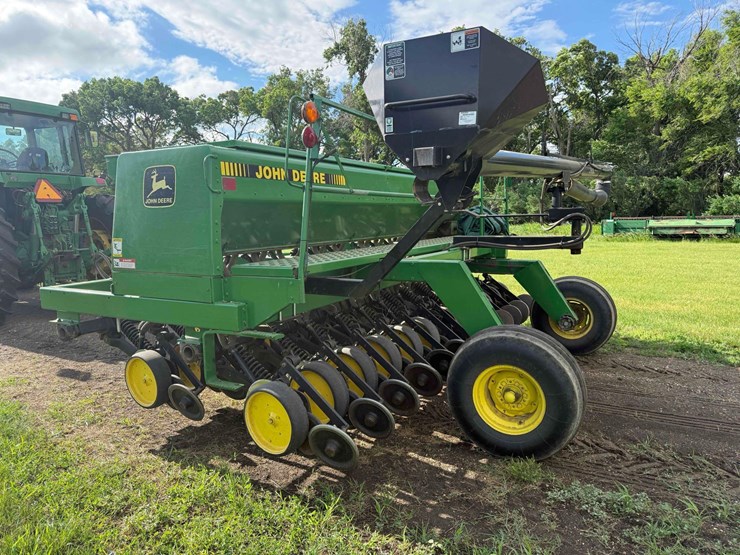 john-deere-750-image-4