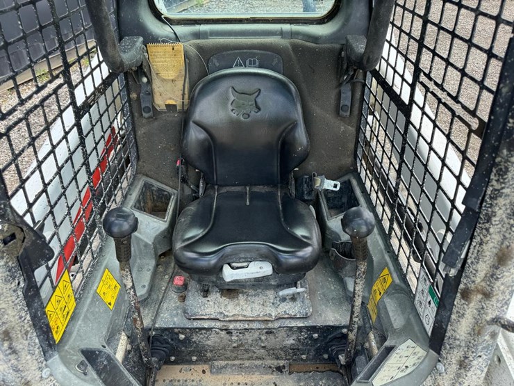 2022-bobcat-t550-image-21