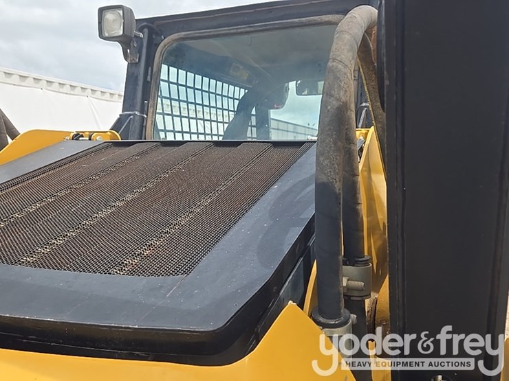 2011-caterpillar-257b3-image-30