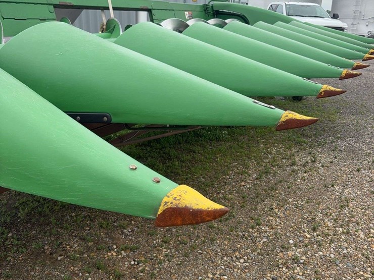 2011-john-deere-608-image-8