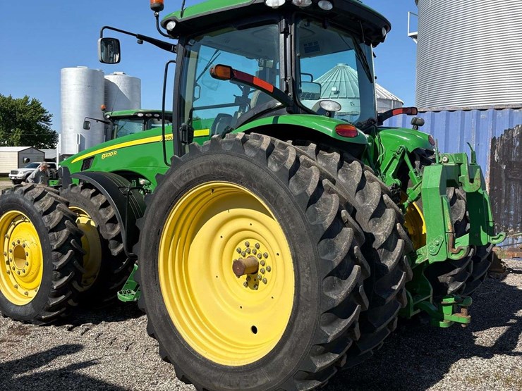 2010-john-deere-8320r-image-99