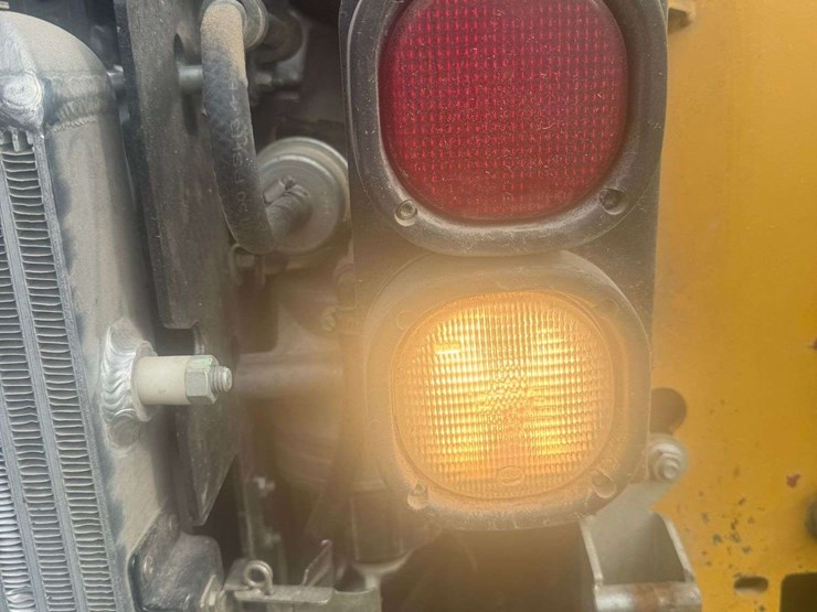 deere-318g-image-25