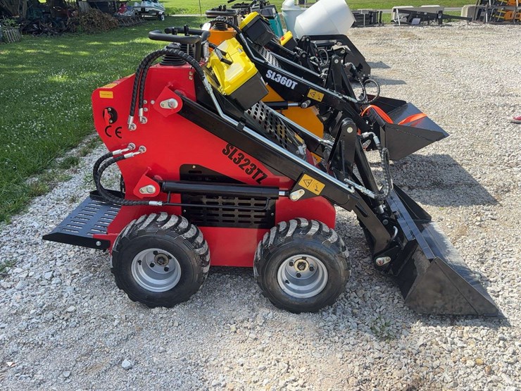 323tz-walk-behind-skid-steer-loader-image-7