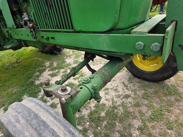 john-deere-3010-image-16