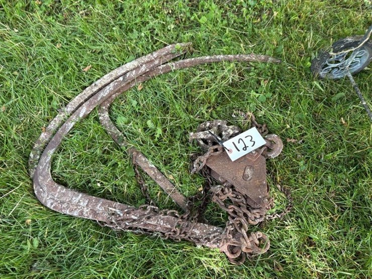 hay-hooks-image-1