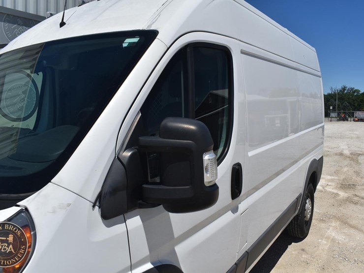 2014-ram-promaster-1500-image-21