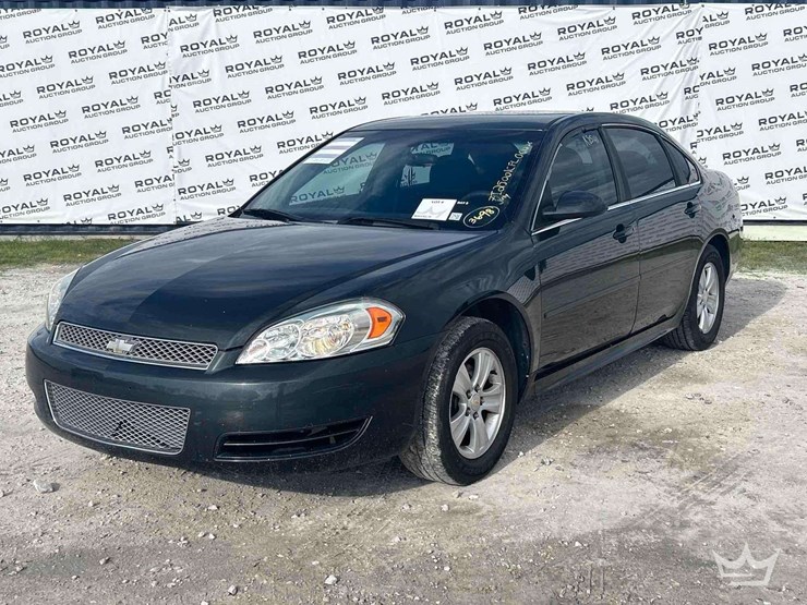 2015-chevrolet-impala-limited-sedan-image-1