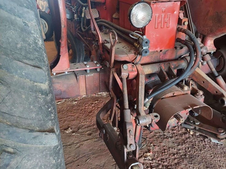 1958-farmall-350-row-crop-diesel-image-2