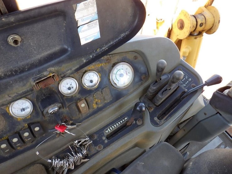 caterpillar-430d-image-33