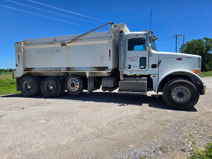2017-peterbilt-365-image-22