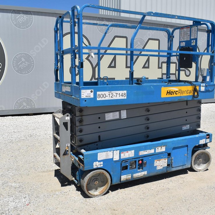 2016 GENIE GS3246