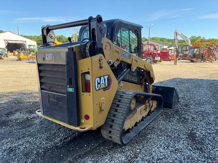 2023-caterpillar-259d3-image-4