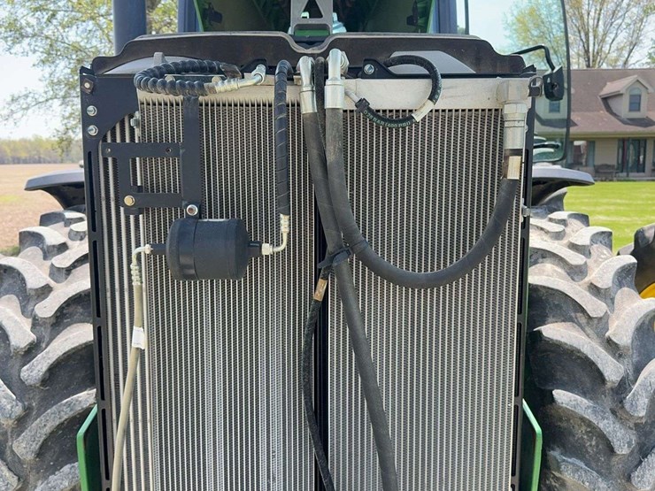 2013-john-deere-8285r-image-52