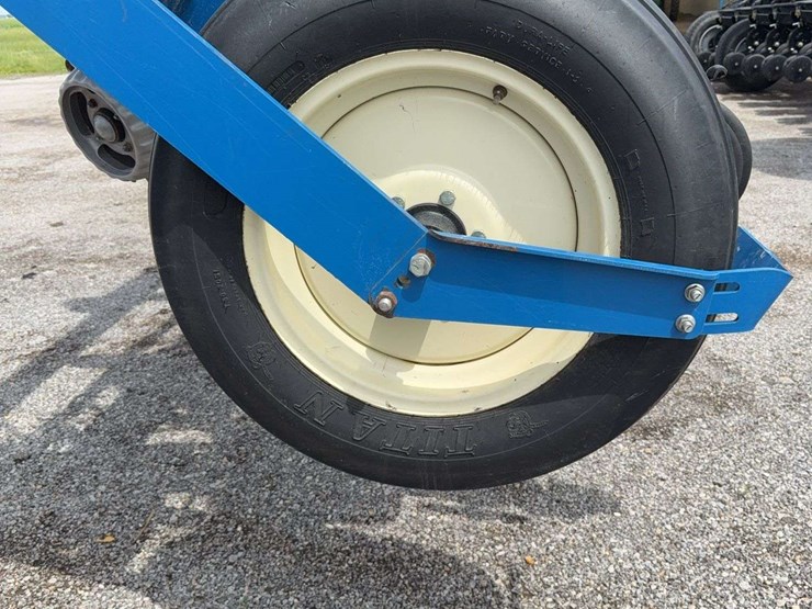 2013-kinze-3600-image-4