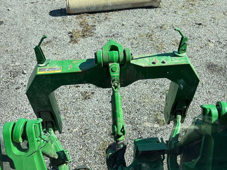 2010-john-deere-8320r-image-59