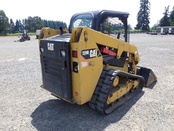 2017-caterpillar-239d-image-5