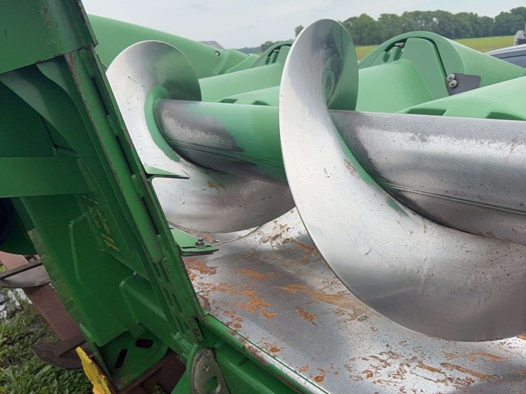 2011-john-deere-608-image-14