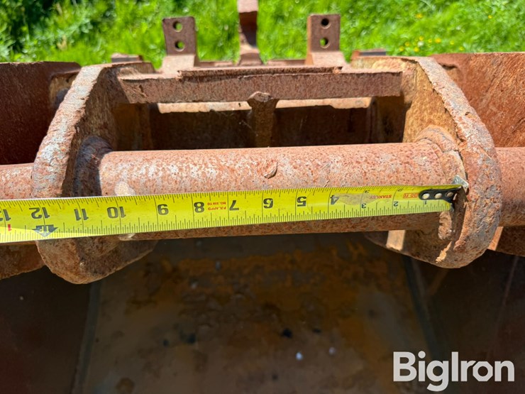 2004-geith-volvo-s2-48”-excavator-bucket-image-18