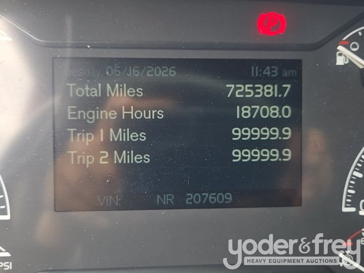 2019-volvo-vnl860-image-63