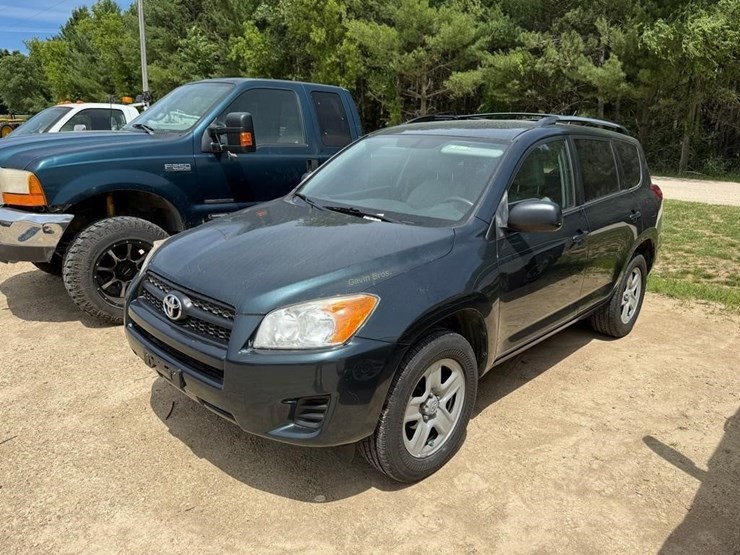 2009-toyota-rav4-image-1