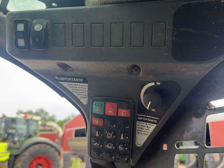 deere-318g-image-41