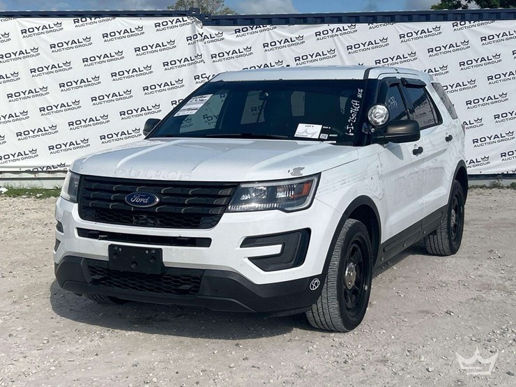 2016-ford-explorer-image-1