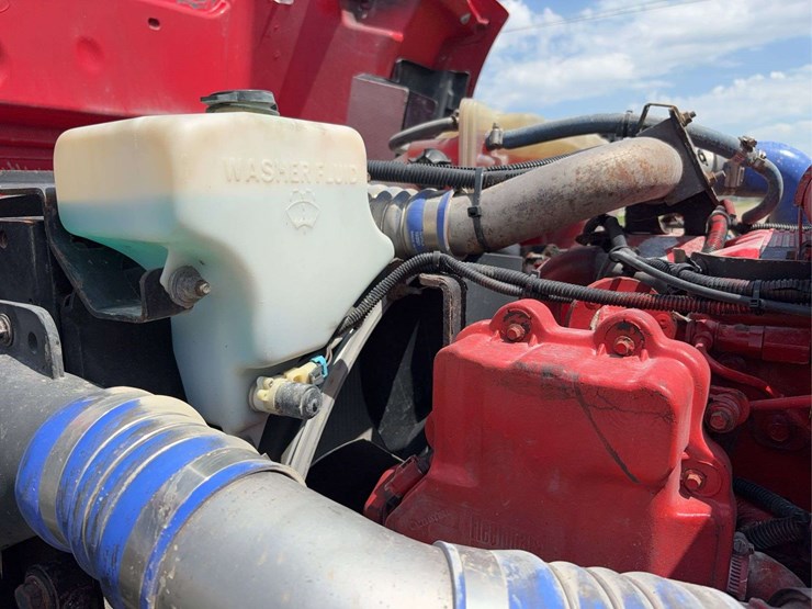 peterbilt-579-image-63