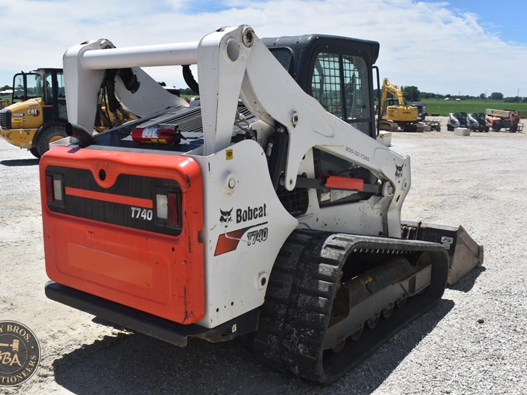 2022-bobcat-t740-image-7