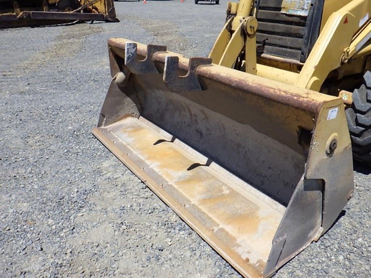 caterpillar-430d-image-10
